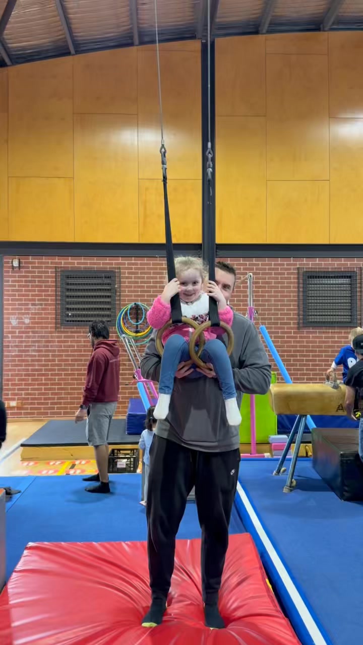 Strong bodies, big smiles! 😁 Our Mini Stars are swinging...
